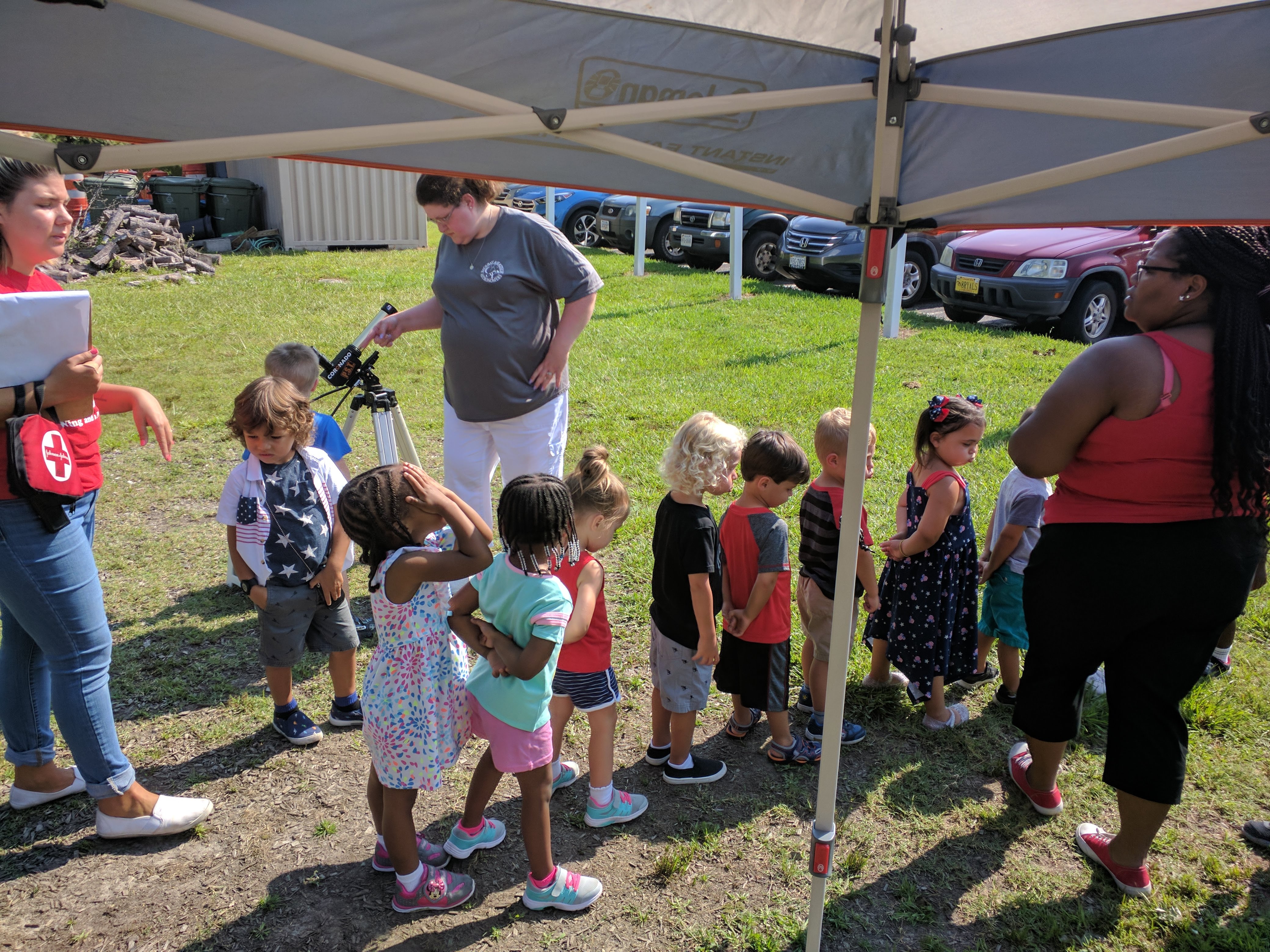 BBAA members sharing solar observing with visitors