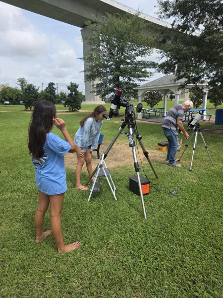 The Sun peaked out a few times for the public on a cloudy Saturday (SUNday).